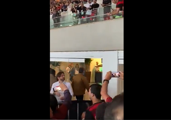 Vídeo: Bolsonaro deixa o Maracanã após ser xingado pela torcida do Flamengo