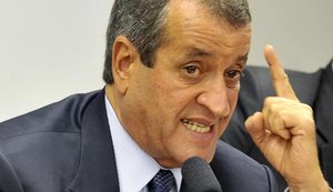 Costa Neto sobre Bolsonaro: Como o acham muito valente, meio alterado, meio louco, acreditavam que ele podia dar o golpe