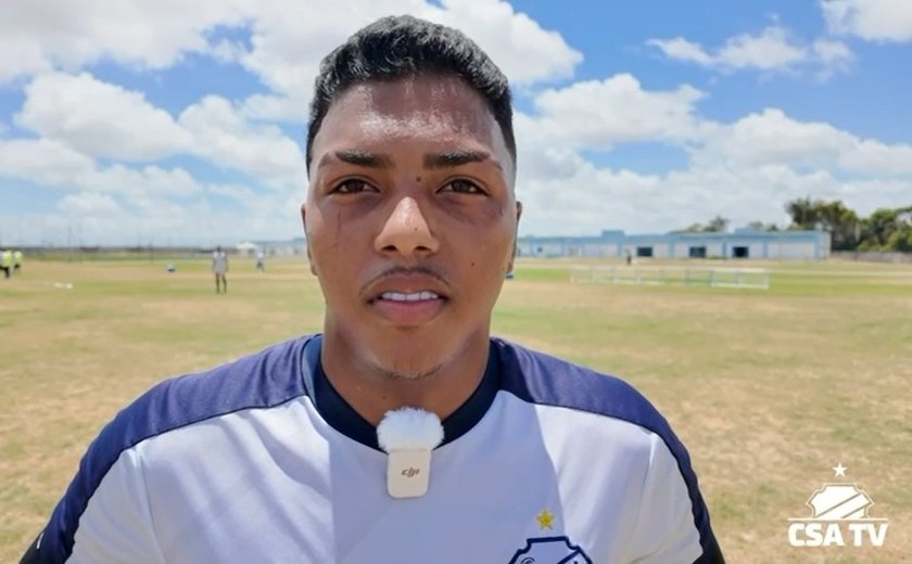 Jovens da base do CSA comentam treinamento com o elenco profissional