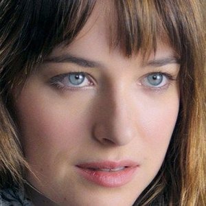 Dakota Johnson faz questão de filmar cenas de sexo nua e revela o que