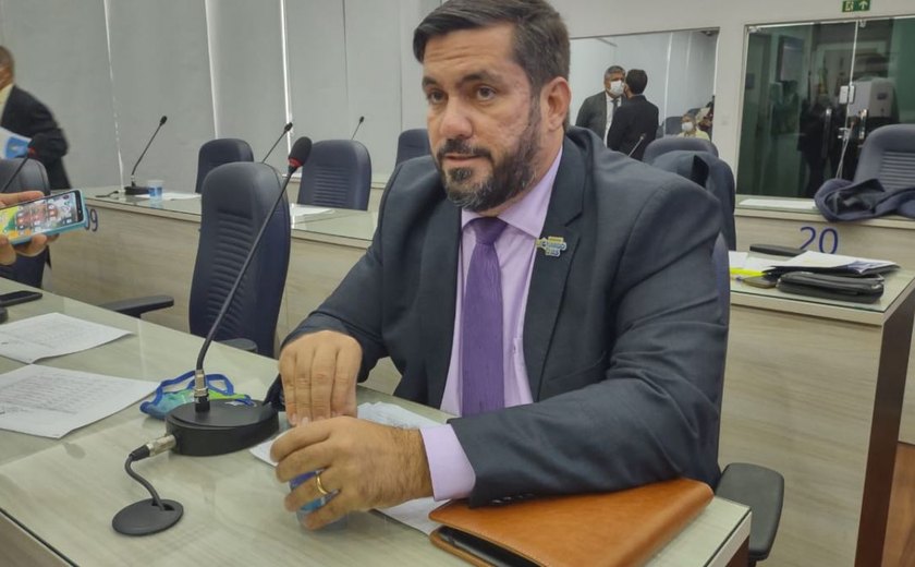 Vereador cobra explicações da SMTT sobre ação de agentes contra taxista intermunicipal