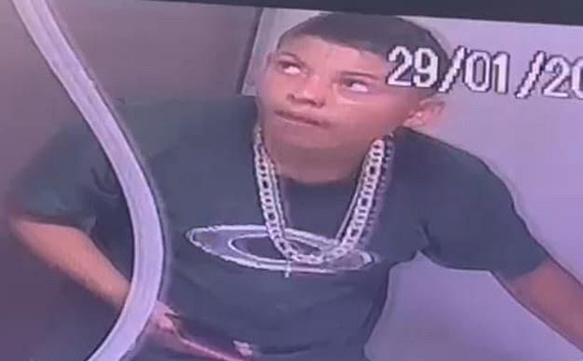 Homem furta R$ 800 mil em joias após passar a noite dentro de shopping em Maceió