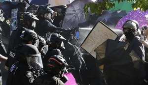 Mais de 40 manifestantes são presos em ato contra racismo em Seattle, nos EUA