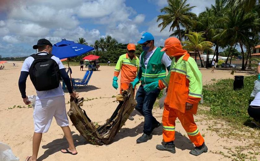 Prefeitura faz parceria com Praia Limpa e retira mais de 100 kg de lixo em Guaxuma
