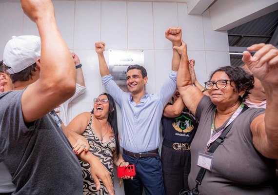 JHC entrega reforma de Caps e garante permanência do serviço de saúde mental