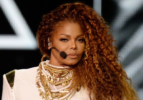 Aos 50 anos, cantora Janet Jackson dá à luz primeiro filho
