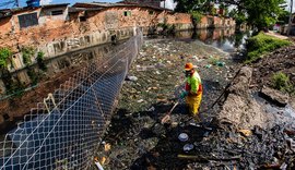 Prefeitura de Maceió intensifica limpeza de canais para facilitar escoamento de águas pluviais