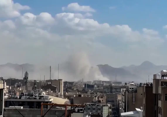 Guerra no Oriente Médio tem mais bombardeios e mortes neste domingo