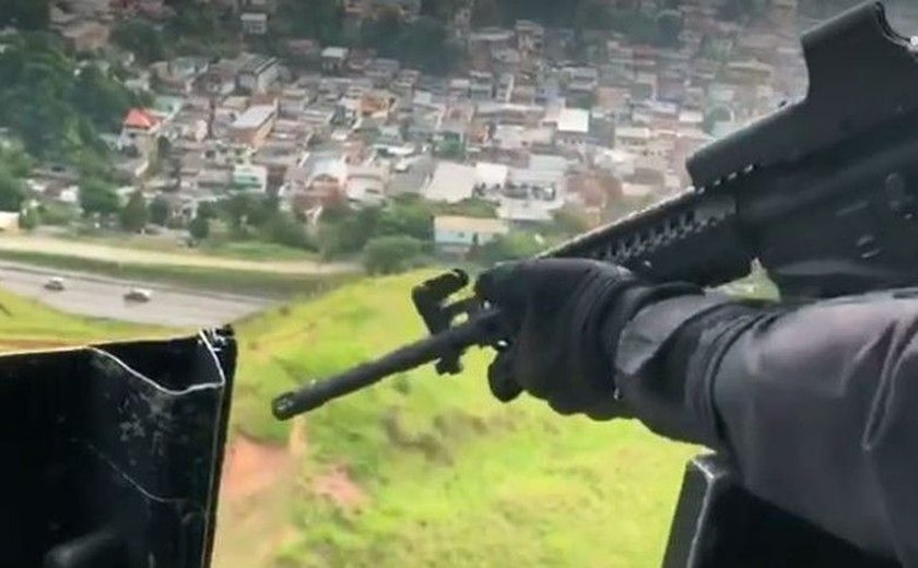 Governador do Rio diz que ação da polícia com helicóptero foi de 'reconhecimento'