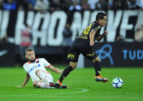 Paquetá faz dois e Corinthians perde para Flamengo pela primeira vez na Arena