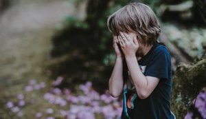 Crianças autistas e os gatilhos das crises: entenda os fatores