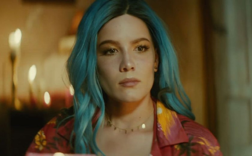 Cantora Halsey é acusada por fãs de plagiar Rihanna em sua nova música