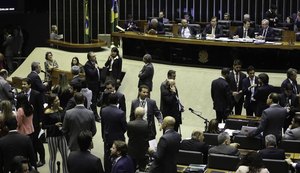 Relator apresenta parecer favorável à reforma trabalhista na CCJ do Senado