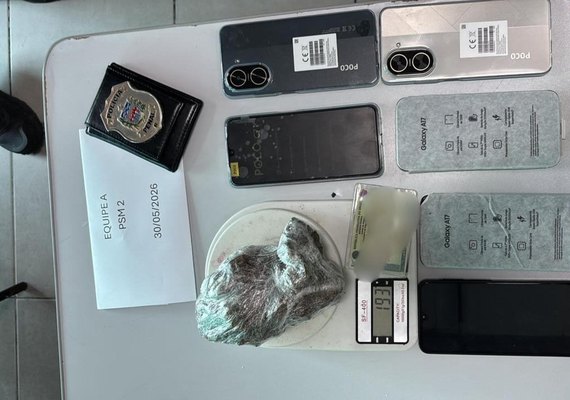 Policiais penais flagram drogas e aparelhos celulares com esposa de preso no sistema prisional