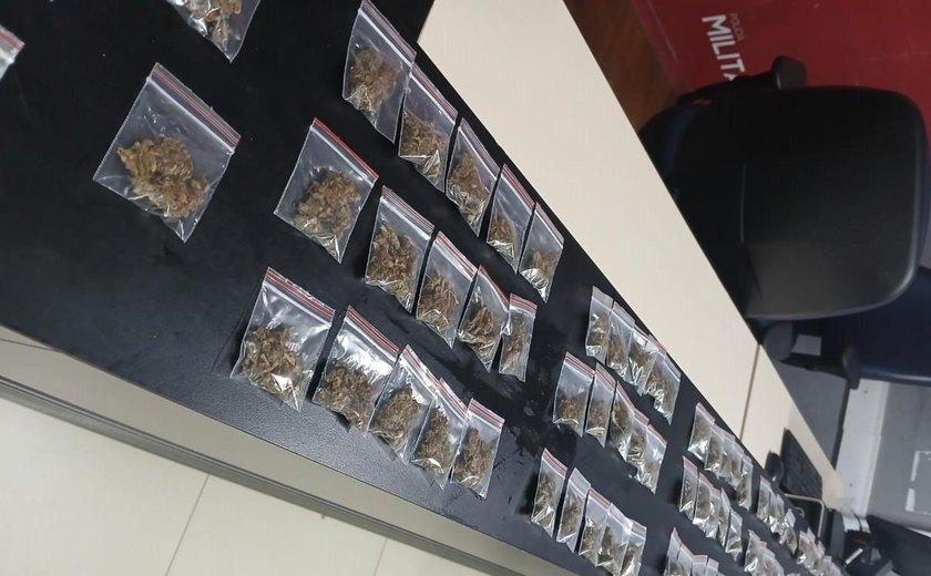 Dois homens são presos com 152 papelotes de maconha em Maragogi