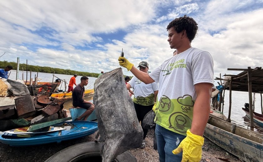 Ação recolhe mais de uma tonelada de lixo na lagoa Mundaú
