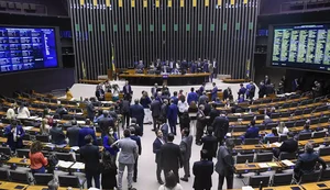 Representação de parlamentares negros segue baixa, diz pesquisadora