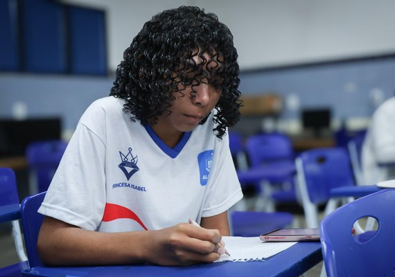 Mais de mil estudantes participam da segunda fase da Olimpíada Alagoana de Matemática