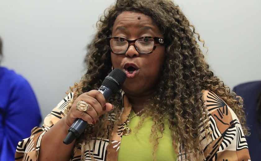 Macaé diz que carta de princípios dos direitos humanos foi 'rifada'