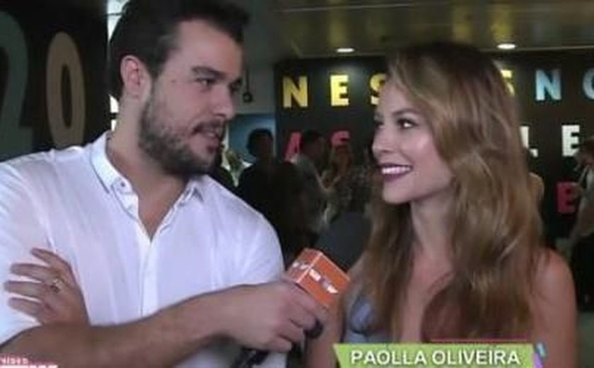 Paolla Oliveira fica constrangida ao ser entrevistada pelo ex: 'Satisfação revê-lo'