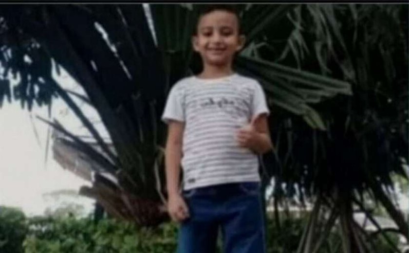 Garoto de 7 anos morre ao cair de bicicleta e bater a cabeça no chão no Ceará