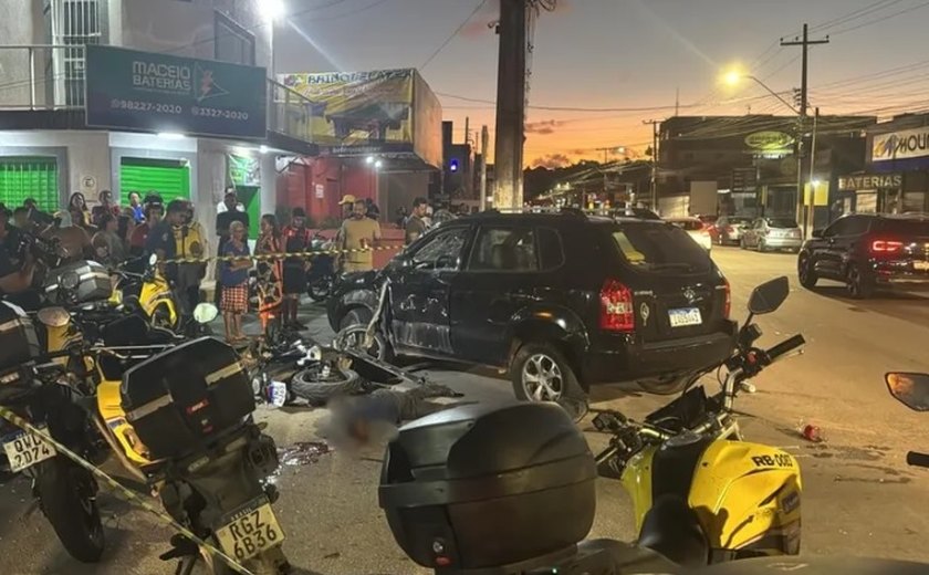 Acidente entre moto e carro de passeio deixa uma pessoa morta e outra ferida na Jatiúca