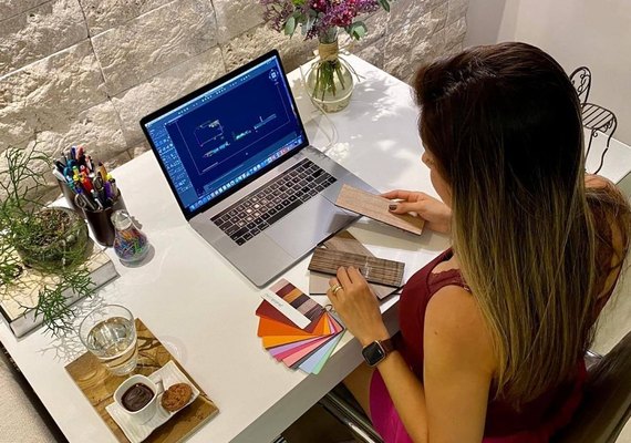 Home office: arquiteta lança e-book sobre o ambiente ideal