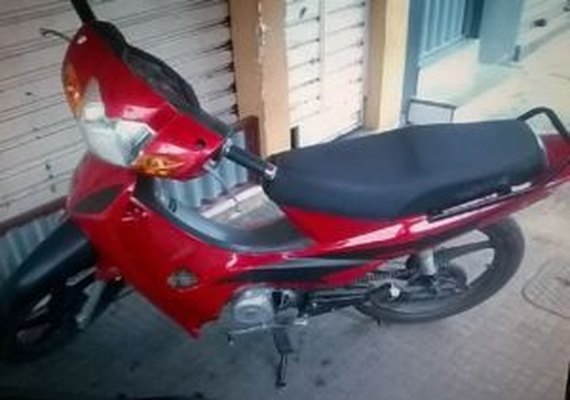 Polícia Civil recupera motocicleta furtada em Maceió e suspeito é autuado