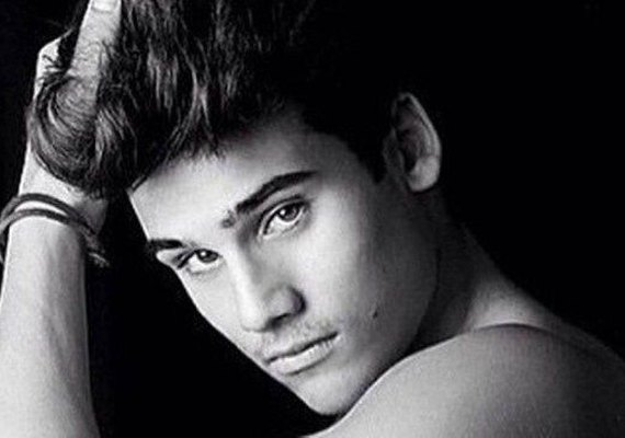 Nicolas Prattes, de 'Rock Story', fala sobre assédio: 'Homens e mulheres'