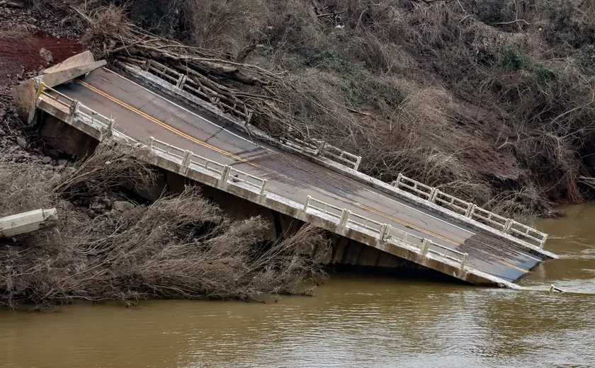 Após operação da PF, ex-prefeito de Lajeado-RS deixa o governo estadual
