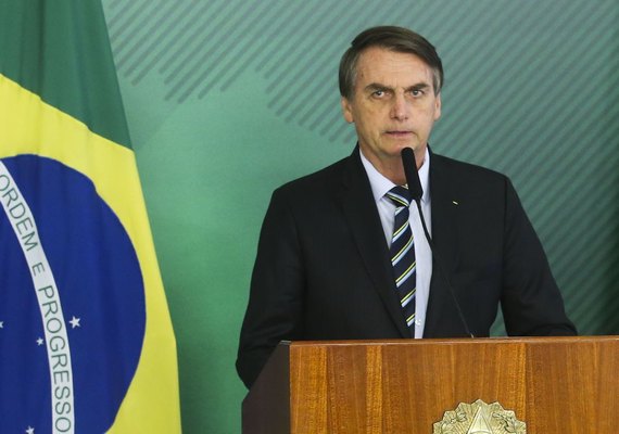 Jair Bolsonaro diz que haverá ações na educação para conter irregularidades