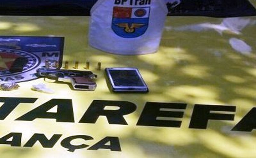 Equipes da Força Tarefa apreendem pistola em abordagem a ônibus em Maceió