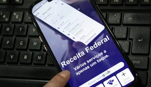 Receita paga nesta sexta maior lote de restituição do IR da história
