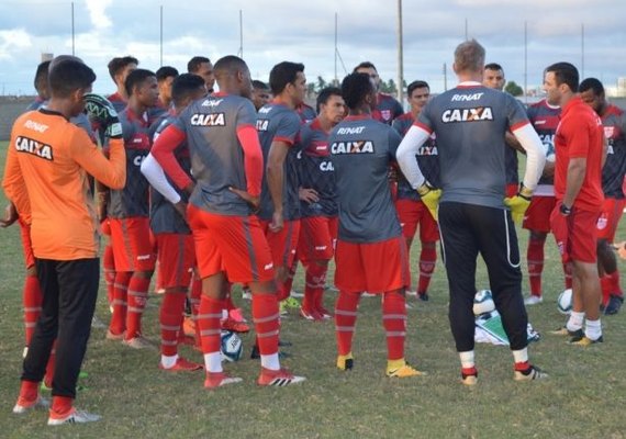 Técnico do CRB relaciona 23 atletas para jogo contra o Atlético Goianiense