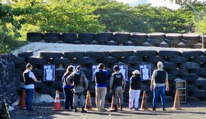 Peritos médicos legais e odontolegistas participam de instrução de tiro