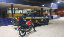 PRF recupera motocicleta roubada e prende homem por crime de receptação no Sertão