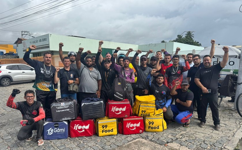 Entregadores por aplicativos fazem protesto contra a PL 152