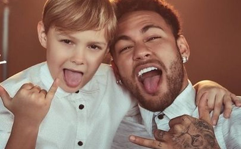 Neymar estrela campanha de Dia dos Pais com Davi Lucca