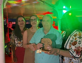 Carlito Lima é homenageado com honraria no 9º Prêmio Baobá