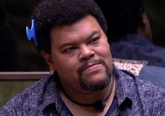 Ex-BBB e ator Babu Santana sofre grave acidente de carro e é internado às pressas