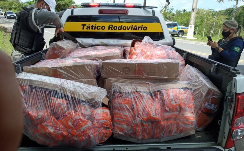 BPRv flagra mais de duas toneladas de frango e lanches transportadas sem câmara fria