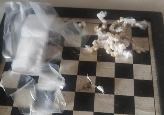 Duas mulheres são presas por suspeita de integrarem organizações criminosas