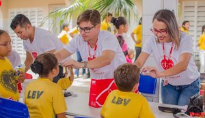 Projeto Diniz Social Alagoas faz doação de óculos para crianças atendidas pela LBV