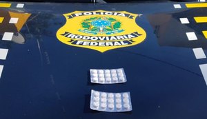 PRF prende duas pessoas e apreende mercadorias sem nota fiscal em Alagoas