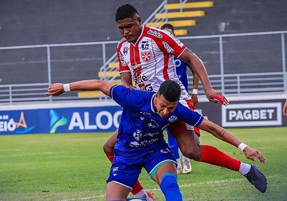 Penedense vence com golaço em Arapiraca e afunda Cruzeiro na lanterna do estadual; confira o gol