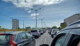 Maceioense começa o dia estressado com o trânsito de Cruz das Almas; empresa é notificada