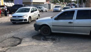 Em Maceió, chuvas causam transtornos e prejudicam serviços de tapa-buraco