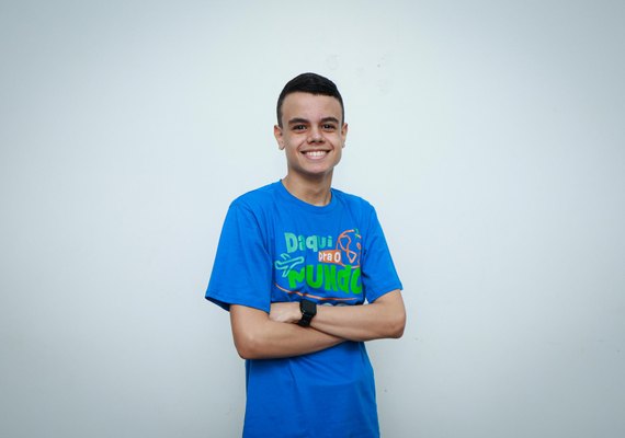 Daqui pra o Mundo: conheça os 18 estudantes de Alagoas que desembarcaram na histórica Colchester