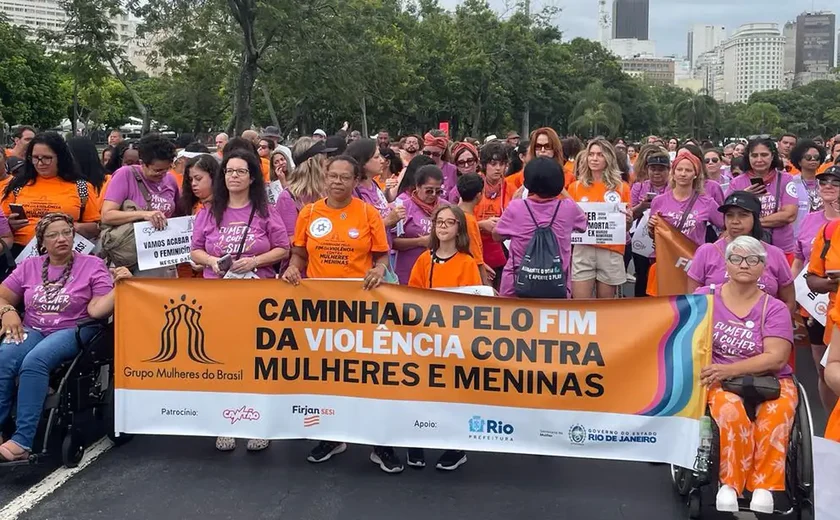 Caminhadas em todo o país pedem o fim da violência contra mulheres