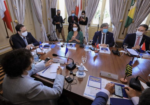 Renan Filho e governadores do Nordeste se reúnem com enviado especial dos EUA